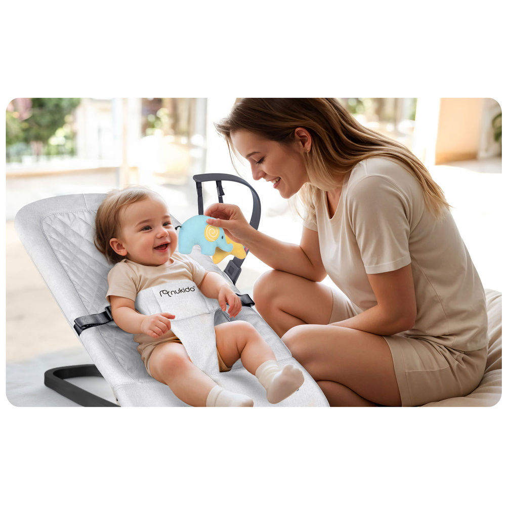 Leżaczek bujaczek z zabawkami - jasno szary