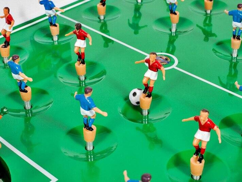 Gra piłkarzyki na sprężynach 22 zawodników Football
