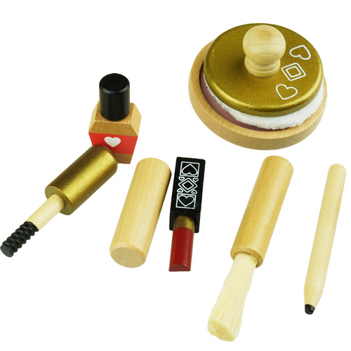 Zestaw drewnianych akcesoriów piękności toaletka